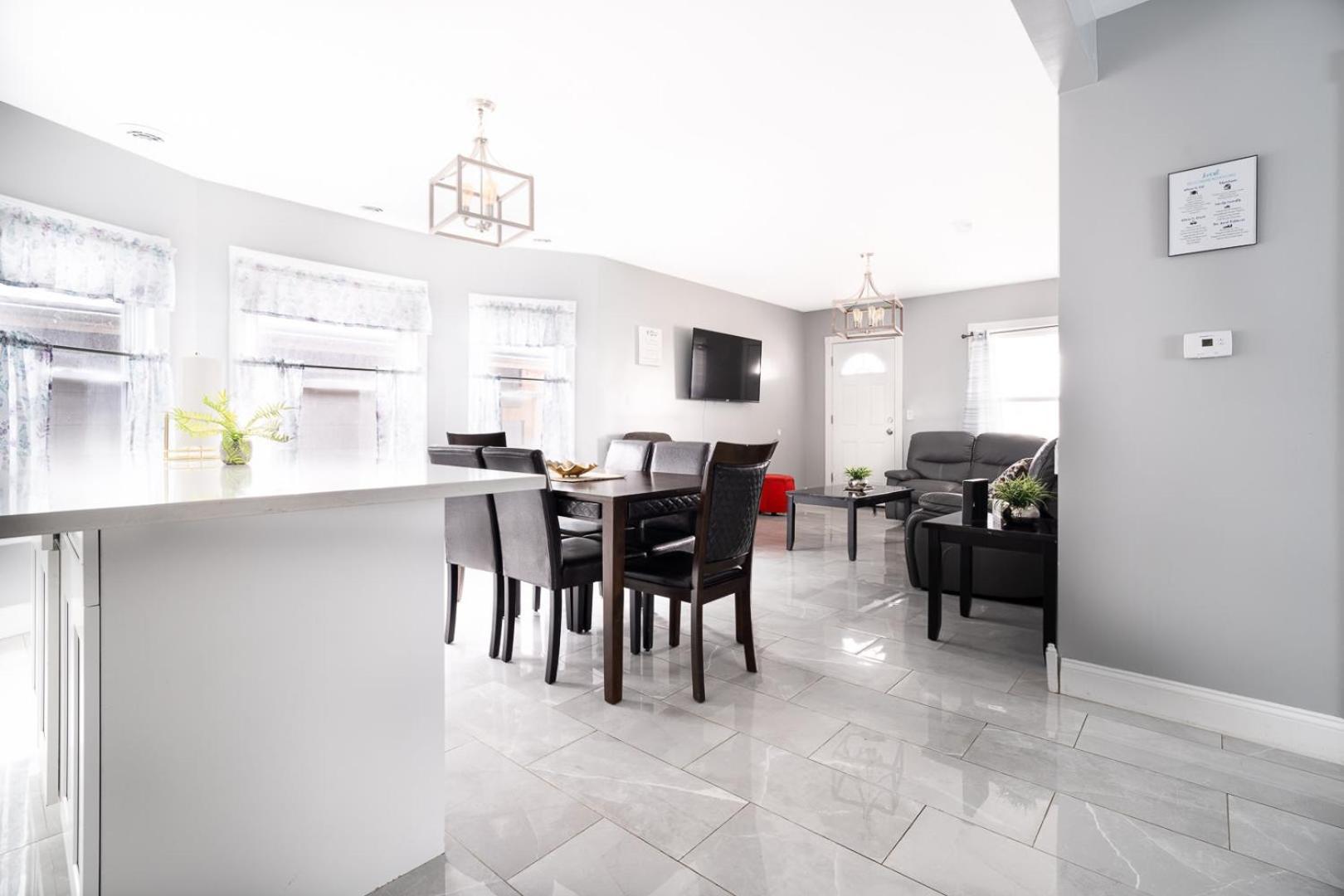 Comfy 4Br, 1 Bath Near The Falls & Casino ไนแอการาฟอลส์ ภายนอก รูปภาพ